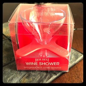 Houdini Wine Shower On Glass Red Wine Aerator